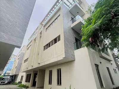 Luxury 5 Bedroom Semi Detached Duplex