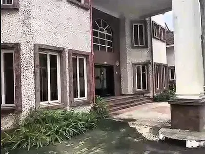9 Bedroom Executive Mansion with BQ