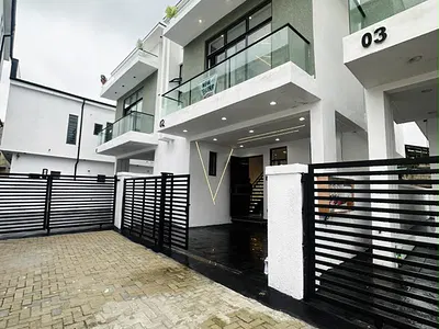 Luxury Four Bedroom Semi Detached House