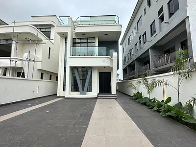 Luxurious 5 Bedroom Detached Duplex with Cinema, Swimming Pool & BQ