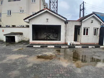 10 Bedroom Detached with Swimming Pool, 2 BQ