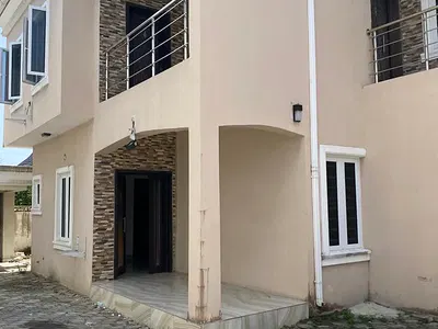 Well Maintained 4 Bedrooms Fully Detached with BQ