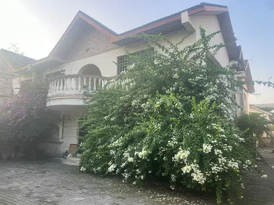 Self Compound 4 Bedroom Semi-Detached House with 2 Rooms BQ