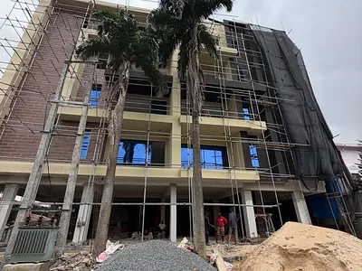 Luxury and Well Built 3 Bedroom Apartment with Ensuite BQ