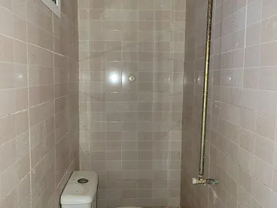Clean Selfcon Available (Upstairs)