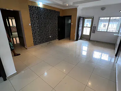 Spacious 3-Bedroom Flat with Exclusive Staircase.