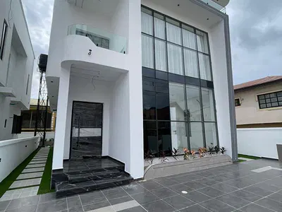 5 Bedroom Detached