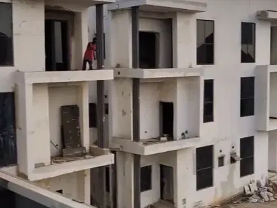 1 Unit of 5 Bedroom Terrace Duplex