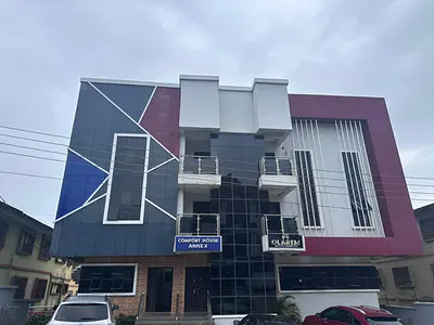 A Modern Well Finished 3 Bedroom Office Space