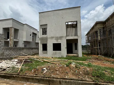 New 4bedroom Detached Duplex with an Attached BQ (Carcass)