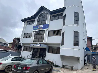 A Nice 3 Bedroom Office Space