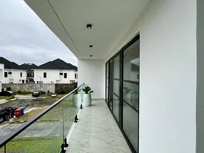 Luxury 5 Bedroom Duplex with Rooftop