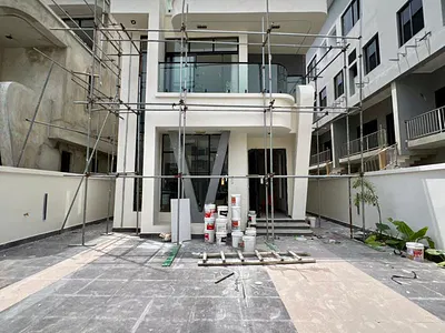 Luxury 5 Bedroom Duplex with Rooftop