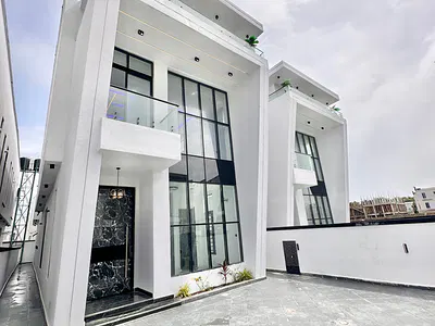 5 Bedroom Detached House