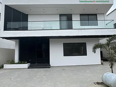 Contemporary 5bedroom Detached Duplex with Two Boys Quarters