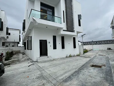 Luxury 4 Bedroom Duplex