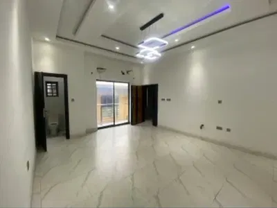 Executive 3 Bedroom Apartments 3years Required