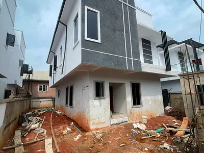 4 Bedrooms Fully Detached Duplex
