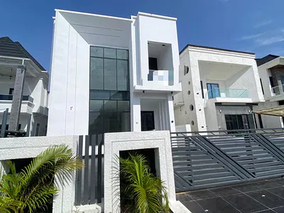 A Lovely 5 Bedroom Fully Detached