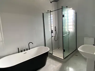 Luxury 4 Bedroom Duplex with BQ