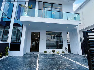 4 Bedroom Semi-Detached with with a BQ