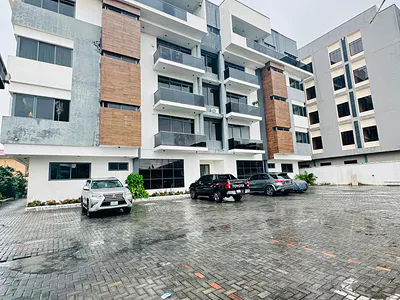 3bedroom Apartment with BQ in Lekki in Lekki Phase One