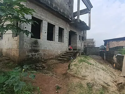 Uncompleted 5 Bedroom Duplex with 2 No's of 2 Bedroom Flat All Rooms