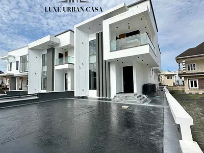 5 Bedroom Detached House
