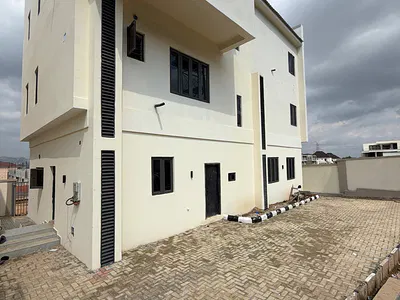 5 Bedroom Detached Duplex with BQ