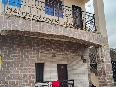 Luxury Upstairs 2 Bedroom Flat with All Rooms Ensuite and Visitor's Toilet