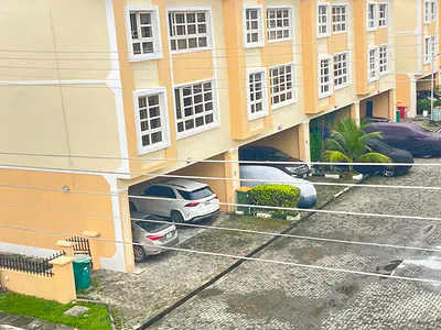 1 Mini Flat
