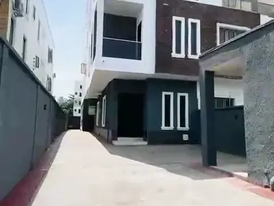 Self Compound 5 Bedrooms Semi-Detached