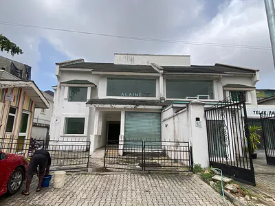 A Commercial Semi Detached House with a Penthouse