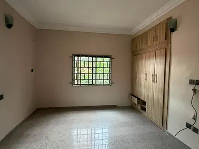Spacious 3bedroom Apartment on the First Floor Along a Tarred Road