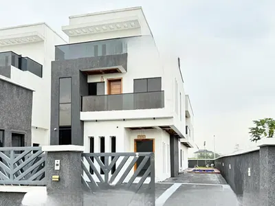 Spacious 5 Bedroom Detached Duplex with Pool, Cinema & BQ