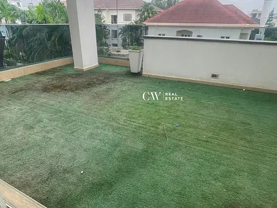 6 Bedroom Apartment