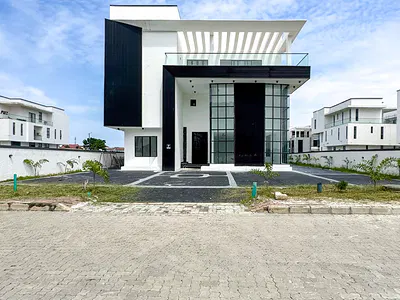 Massive 8 Bedroom Mansion with 2 BQS, Pool, Cinema & Rooftop Terrace