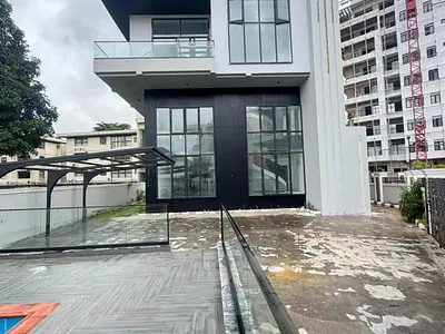5 Bedroom Detached
