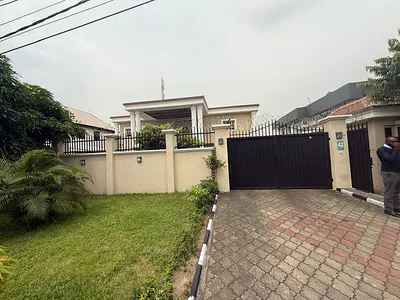 Stand Alone 5 Bedroom House Plus 2 BQ on 1000SQM Land