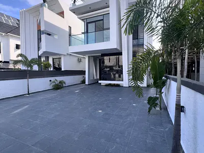 Five Bedroom Fully Detached Duplex with Swimming Pool