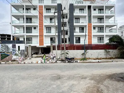 4 Bedroom Maisonette with Pool, Gym, Elevator & BQ