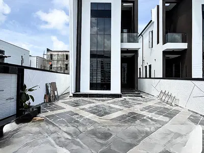 Contemporary 5 Bedroom Detached Duplex with Pool BQ