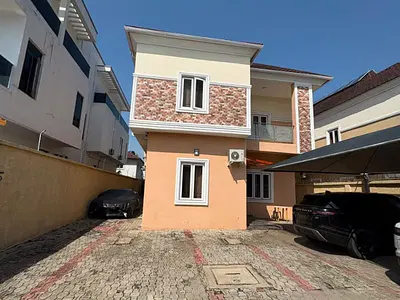 5 Bedrooms Detached Duplex