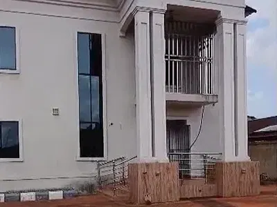 5bedroom Duplex 2parlours, 50FT by 100FT Land