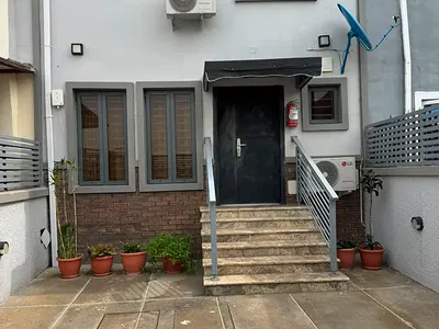 Luxury 3-Bedroom Terrace House -- Ready to Move in Today!