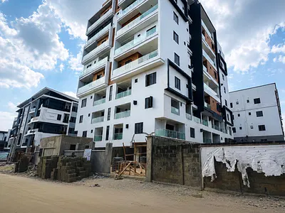 2 Bedroom Maisonette with Gym and Elevator