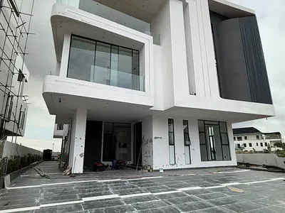 Luxury 6 Bedroom Fully Detached Duplex with Pool