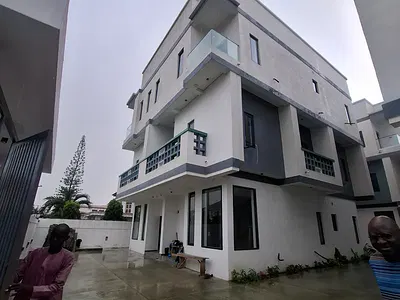 Brand New Spacious 4 Bedroom Townhouse with BQ