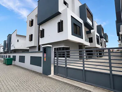Contemporary 5 Bedroom Detached Duplex on 2 Floors with BQ