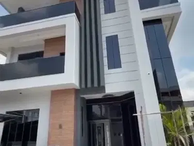 6 Bedroom Fully Detached Duplex with BQ and Swimming